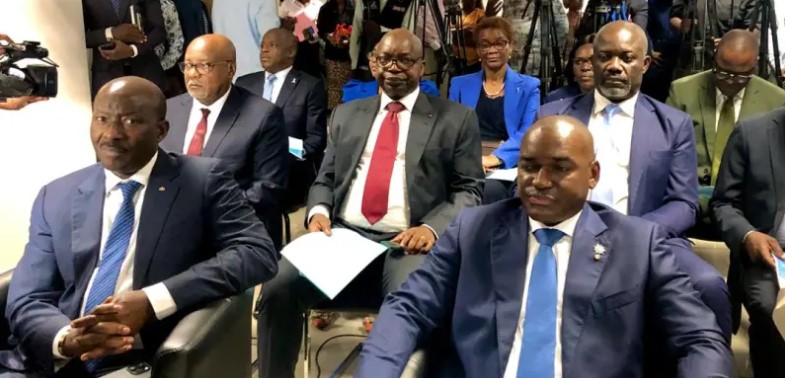 Ministres élus députés : L'Heure de la Démission