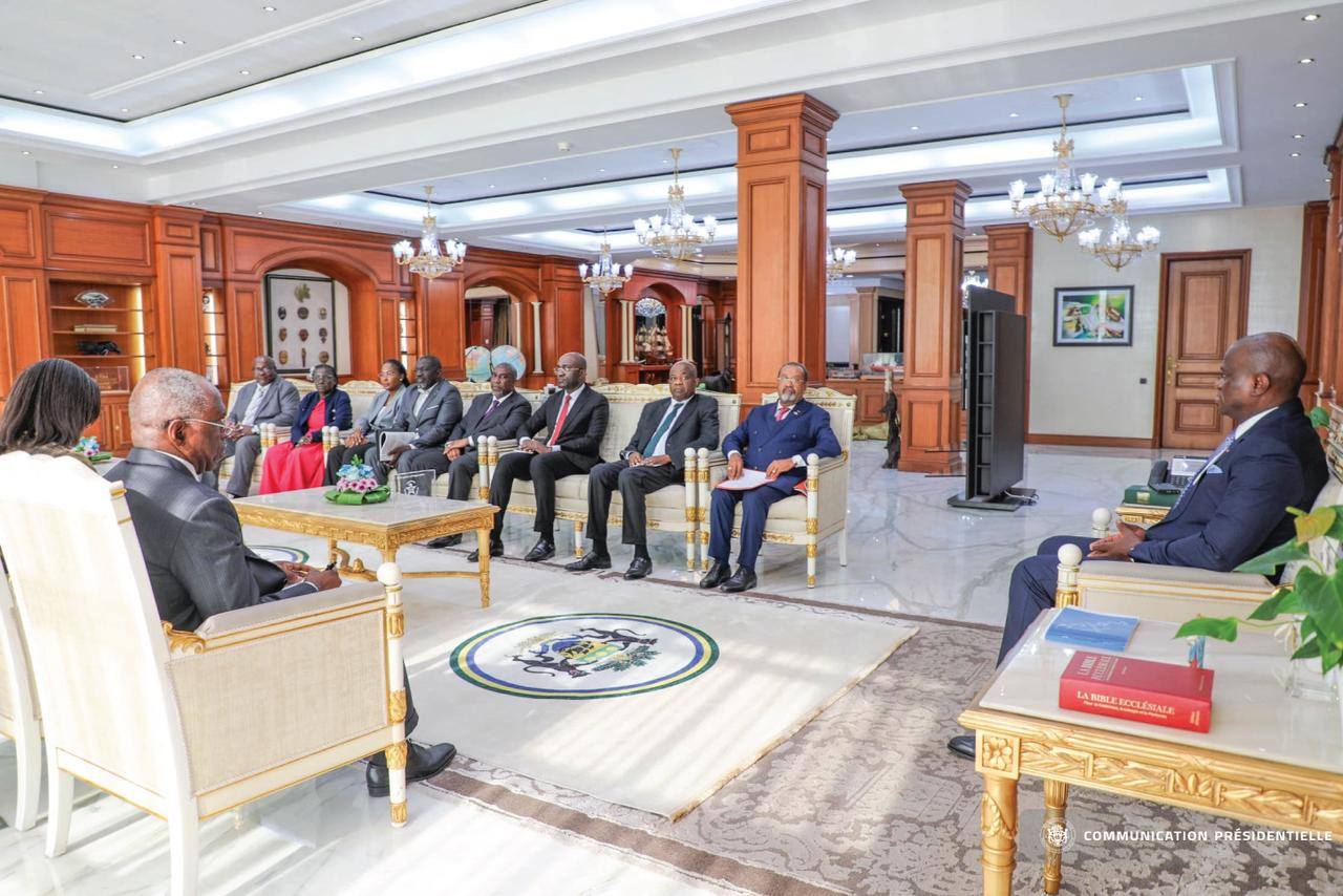 Le Président de la République reçoit le nouveau Bureau du CESEC du Gabon