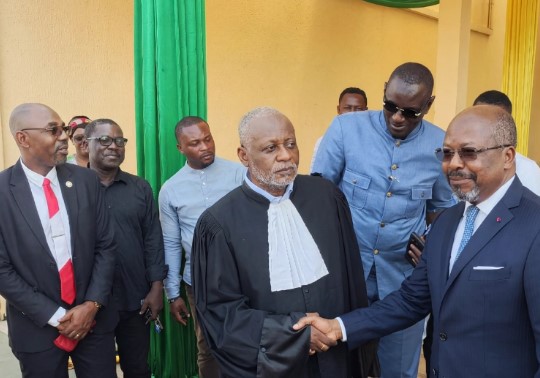 Selon Me Moubembe, Alain-Claude Bilie By Nze se porte bien à la prison centrale de Libreville