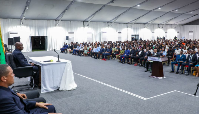 Oligui Nguema à Kigali : un dialogue sincère avec la diaspora gabonaise du Rwanda